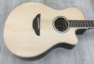 Yamaha APX600 Natural