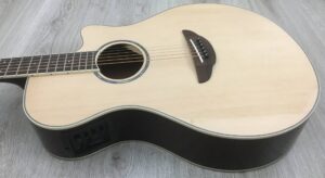 Yamaha APX600 Natural