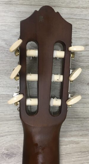 Yamaha C40