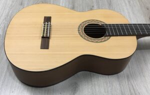 Yamaha C40 M