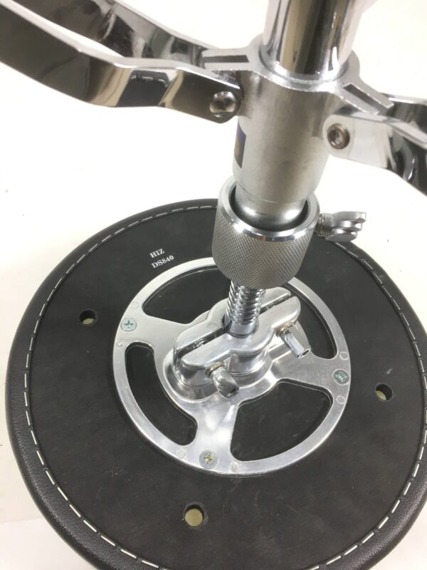 Yamaha DS-840 sgabello