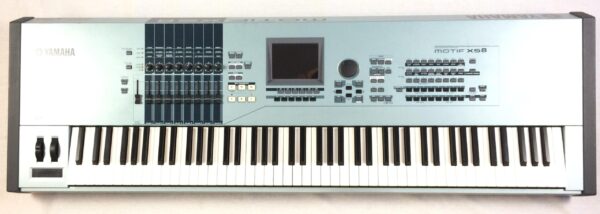 Yamaha MOTIF XS8 + Flight Case