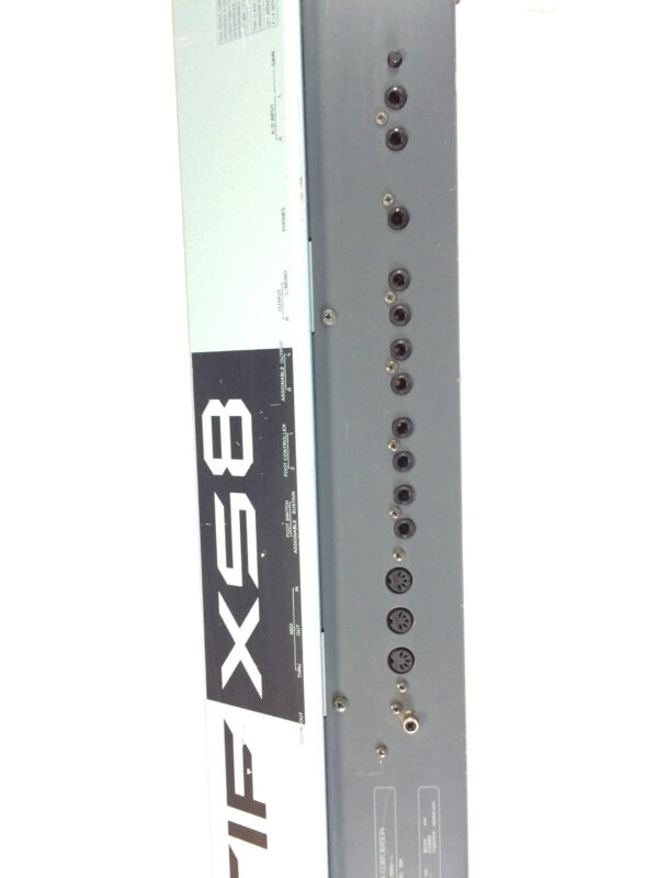 Yamaha MOTIF XS8 + Flight Case
