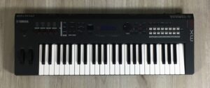 Yamaha MX49 II Black