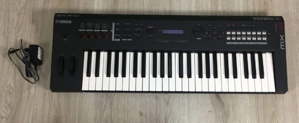 Yamaha MX49 II Black