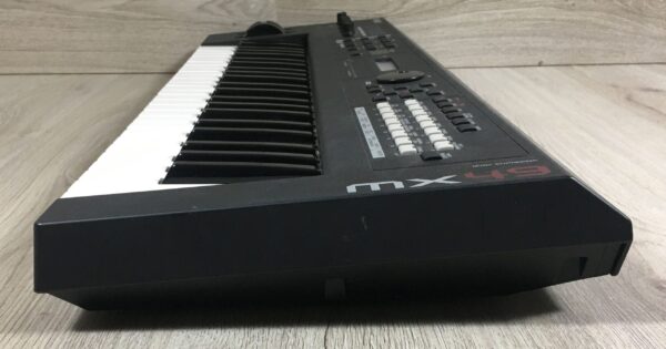 Yamaha MX49 II Black