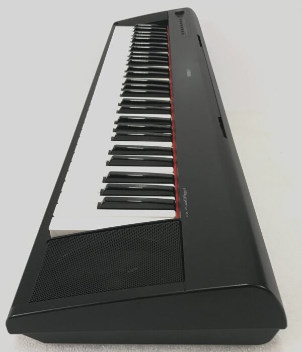 Yamaha NP-11 Piaggero