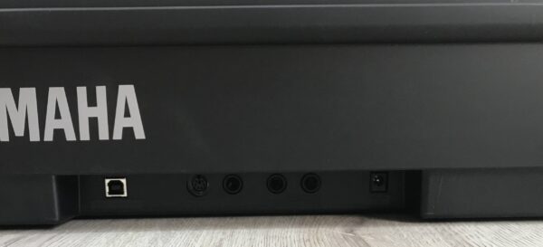 Yamaha P-225