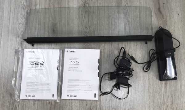 Yamaha P-525 B