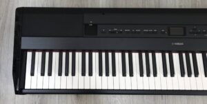Yamaha P-525 B