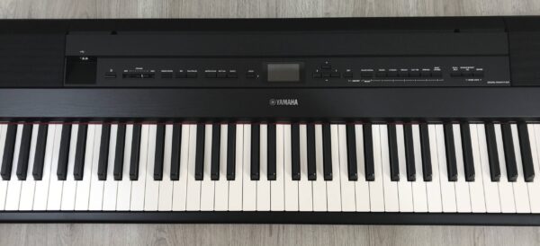 Yamaha P-525 B