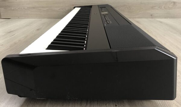 Yamaha P-525 B