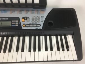 Yamaha PSR 175 con custodia