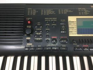 Yamaha PSR 730 con custodia e manuale