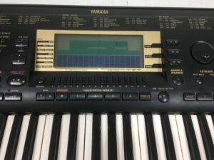 Yamaha PSR 730 con custodia e manuale