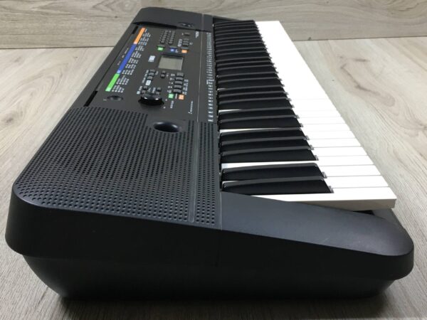 Yamaha PSR-E253