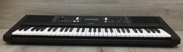 Yamaha PSR E363 con custodia