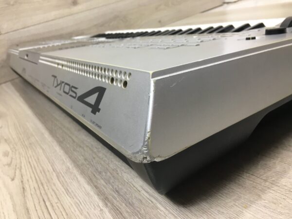 Yamaha Tyros 4