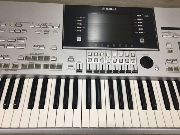Yamaha Tyros 4