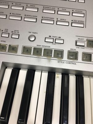 Yamaha Tyros 4