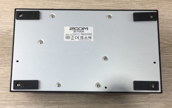 Zoom B2 Four