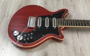 Harley Benton BM-75 + PU tipo Burns Trisonic