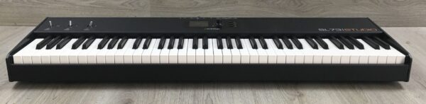 Studiologic SL73