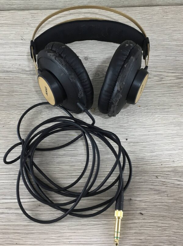 AKG K92